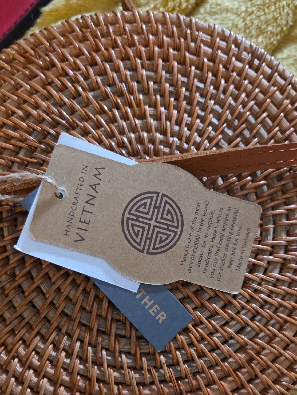 Round Rattan NWTs Star Pattern Bamboo/Wicker Lined Crossbody Purse - Picture 6 of 6